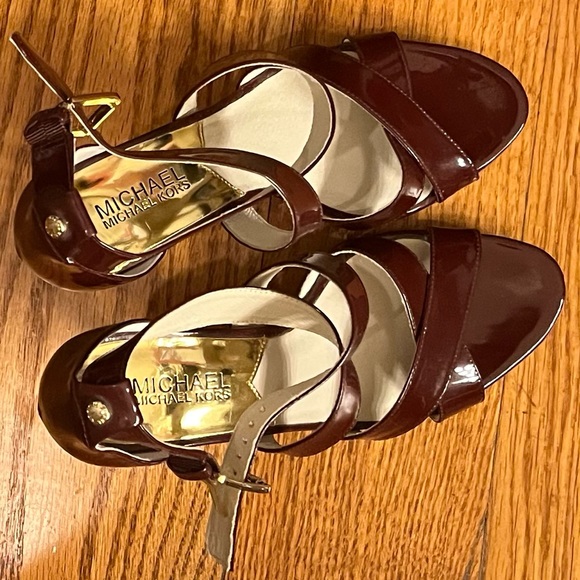 NWOT Michael Michael Kors Heels, Burgundy - Picture 2 of 5